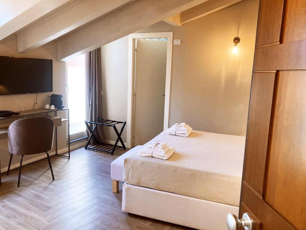 Gatto Bianco Rooms 42 Бергамо Экстерьер фото